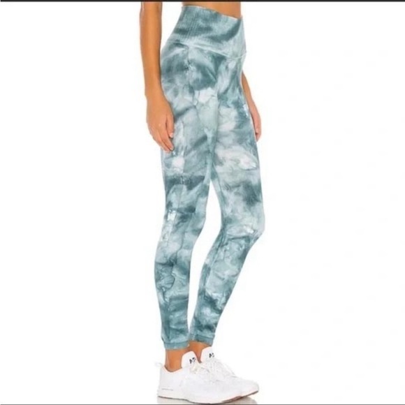 NWT Free People "Good Karma Tie Dye " Legging Ozark Mist Size XS/S Hard to get!! - Picture 3 of 5